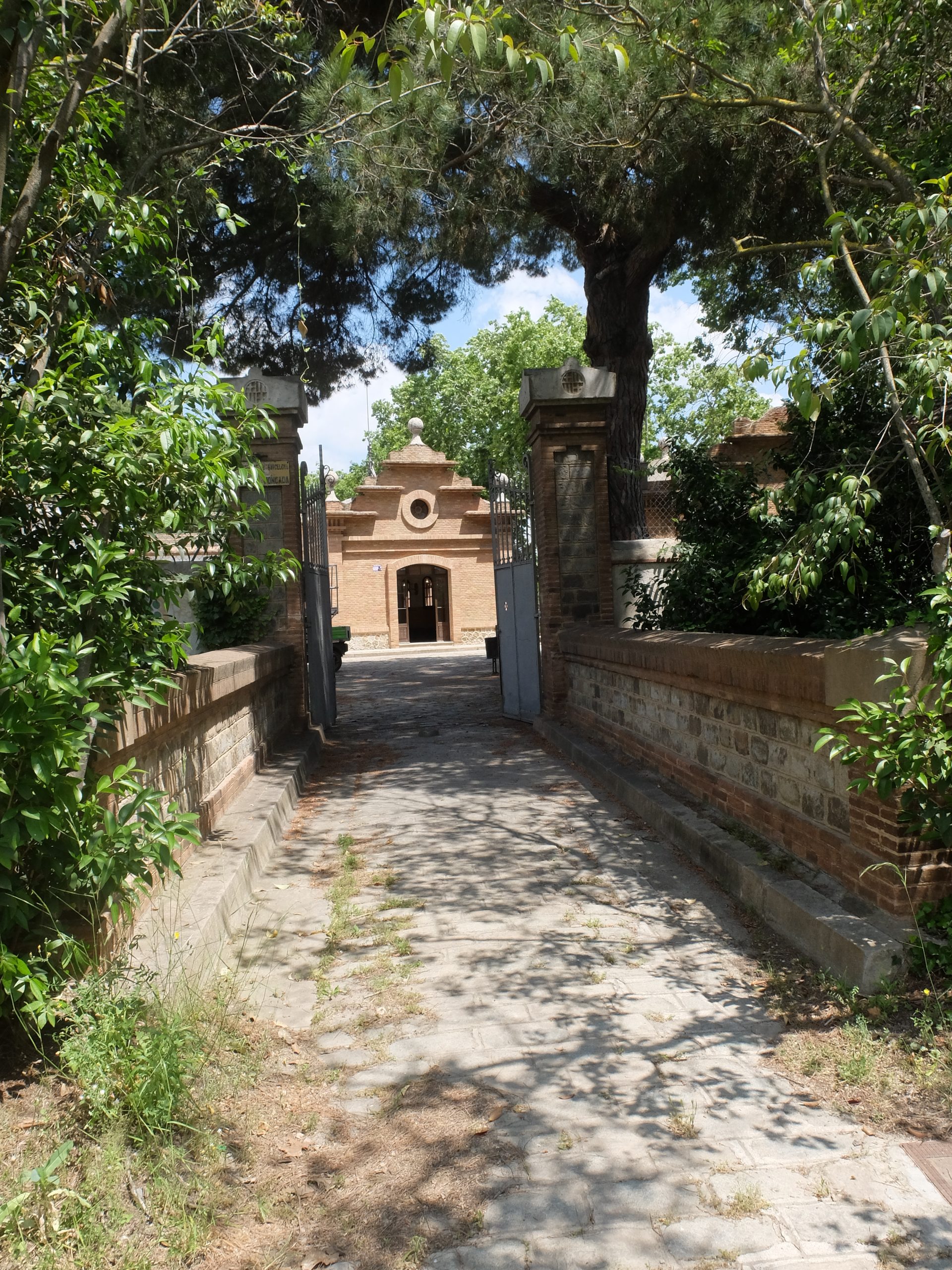 Parte trasera del recinto - Casa de les Aigües (Montcada i Reixach, Barcelona)