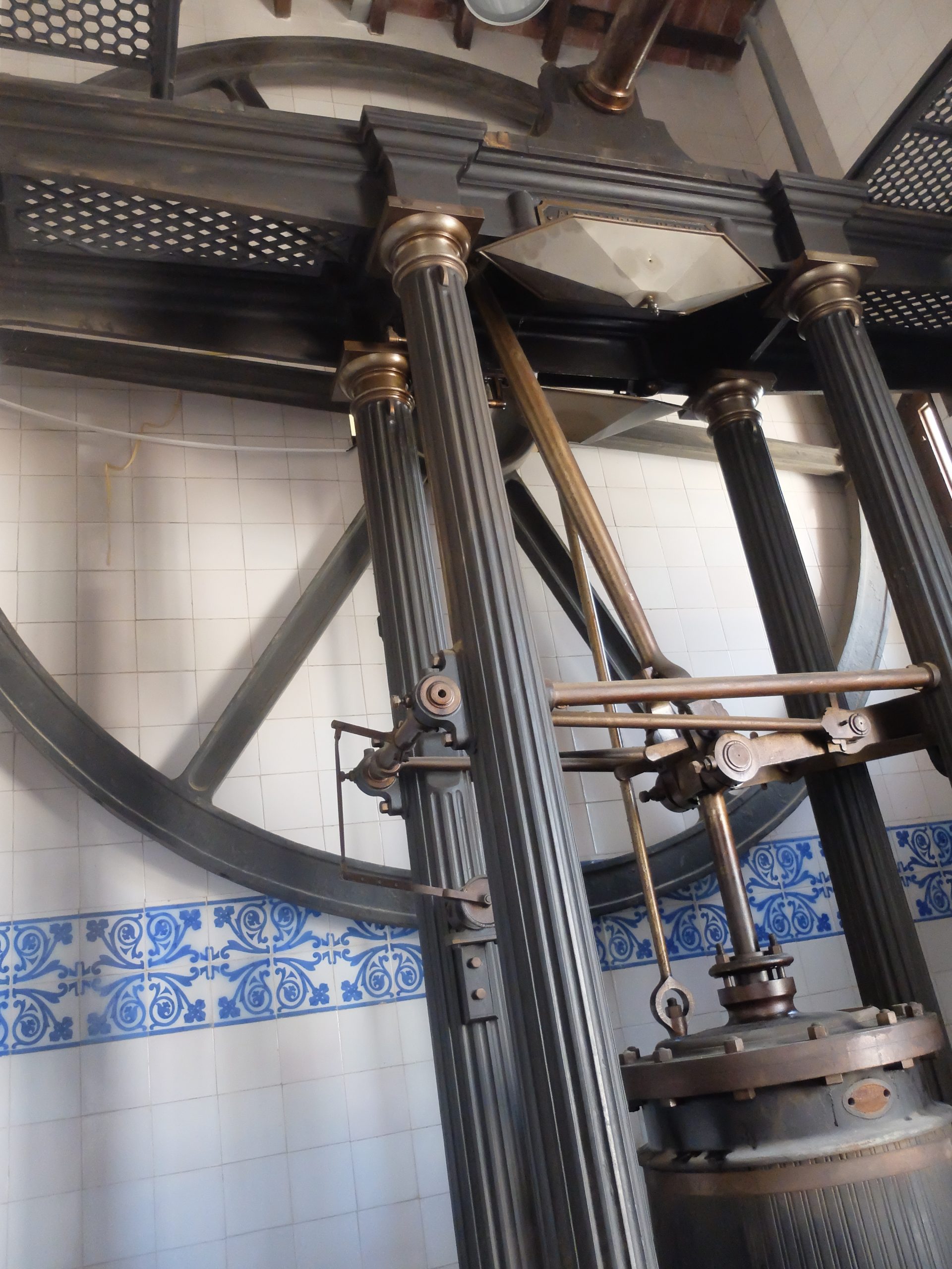 Máquina de vapor vertical  - Casa de les Aigües (Montcada i Reixach)